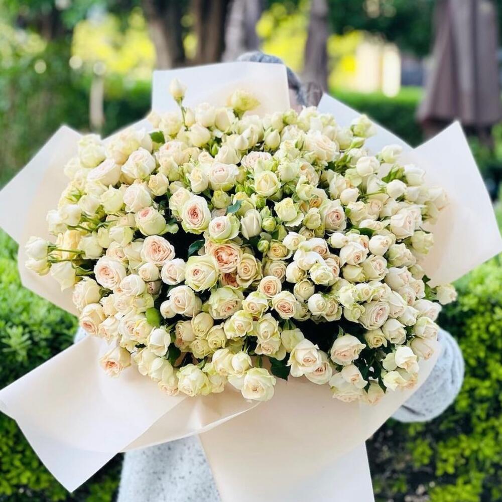 Букет из кустовых бежевых роз Букет из кустовых бежевых роз