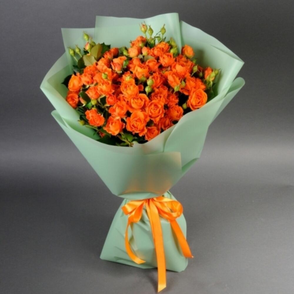 Букет из кустовых роз